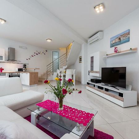 Luxury Sensation Spacious & Free Private Garage Ragusa Esterno foto